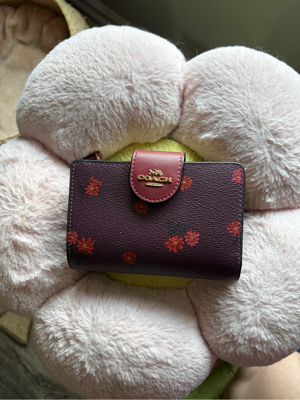COACH Medium Corner Zip Wallet, Burgundy, Floral - Picture 2 of 9